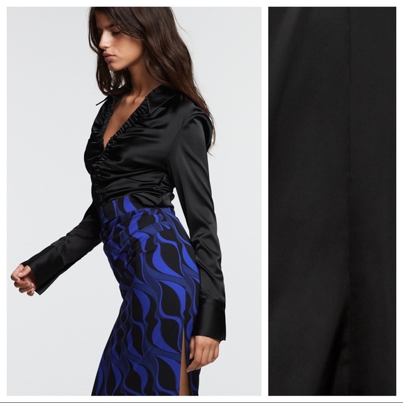 NWT. Zara Satin Effect Top with Gathered Details. Size M. - Picture 3 of 10